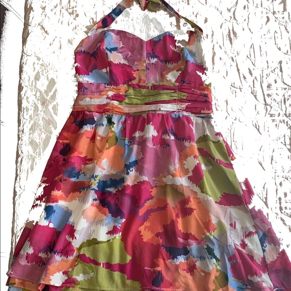 Dresses and shirts - Picture 9 of 14